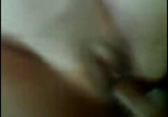 Sexy bionda in calze viene scopata da una macchina del sesso sul letto vecchie nude video