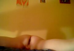 Una donna bionda con un capezzolo che spicca viene scopata da un video porno vecchie mature uomo calvo senza il prez.